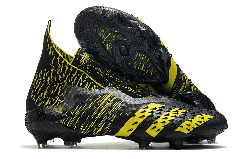 Chuteira Adidas Predator Freak+ FG