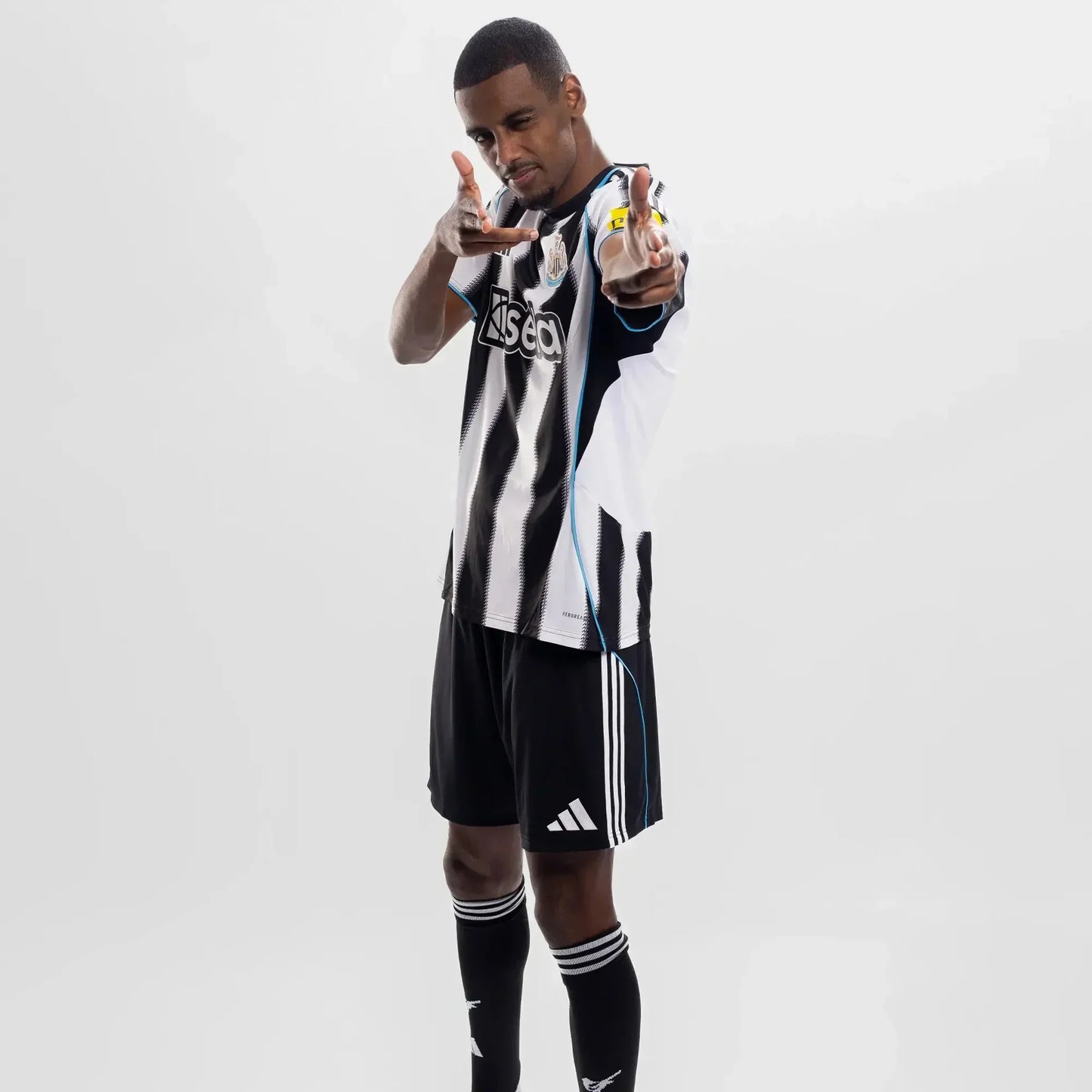 Camisa Adidas Newcastle 2025/26 I Torcedor - imagem 6