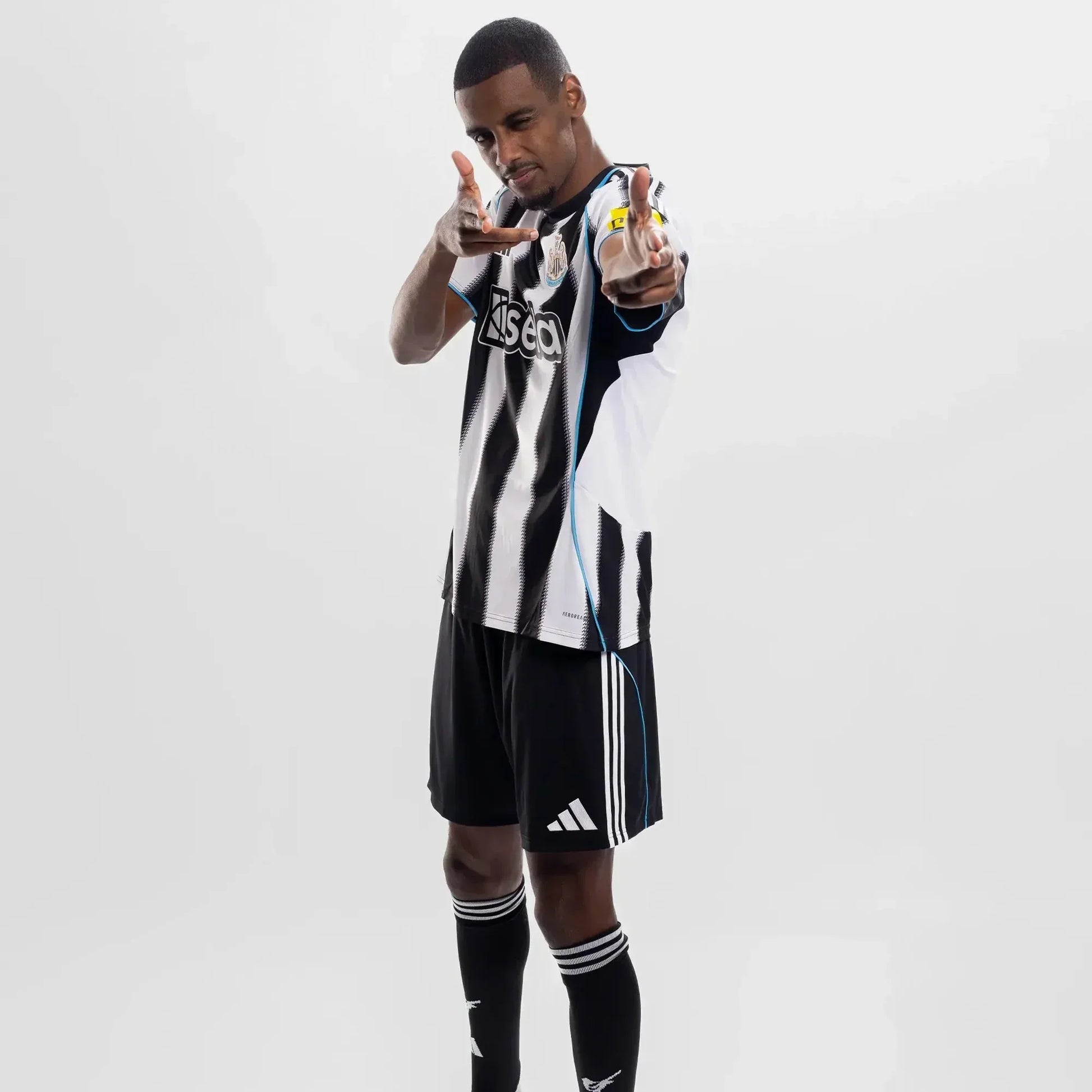 Camisa Adidas Newcastle 2025/26 I Torcedor - imagem 6