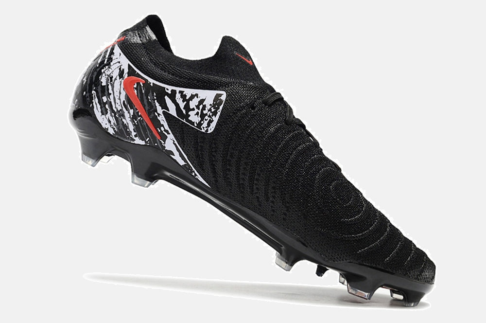 Chuteira Nike Phantom GX II FG - Preta, Branca e Vermelha