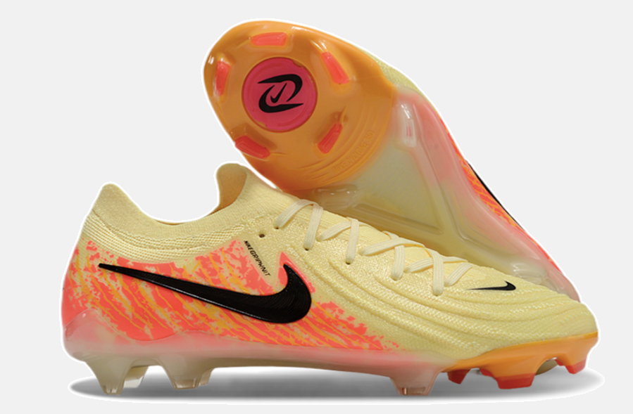 Chuteira Nike Phantom Luna Elite NU FG