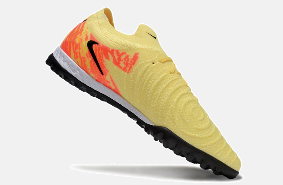 Chuteira Society Nike Phantom GX II EliteTF - vista traseira