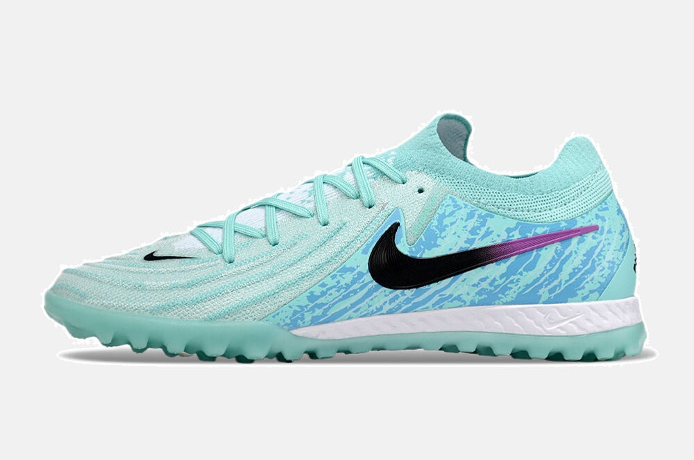 Chuteira Society Nike Phantom GX II TF - vista traseira