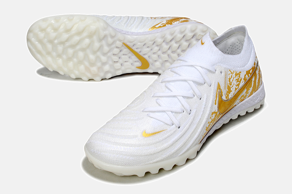 Chuteira Society Nike Phantom GX II TF - Branca e Dourada