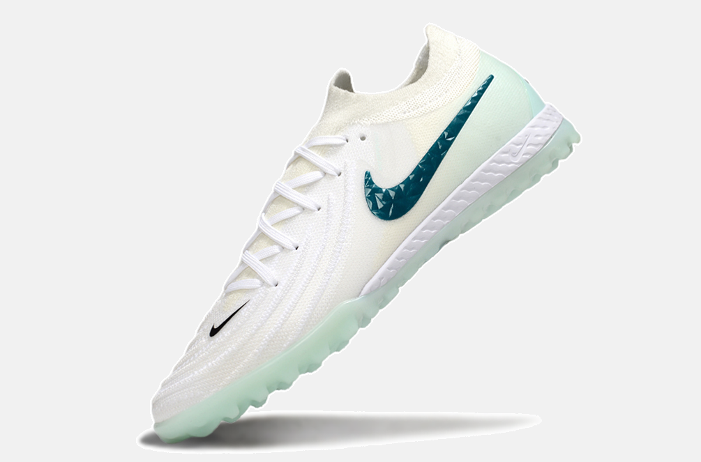 Chuteira Society Nike Phantom GX II TF - Branca e Verde