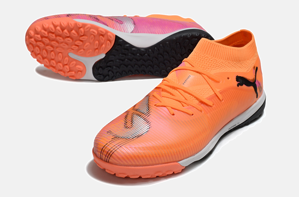 Chuteira Society Puma Future 8 TF - Laranja e Rosa - Hot Pursuit Pack