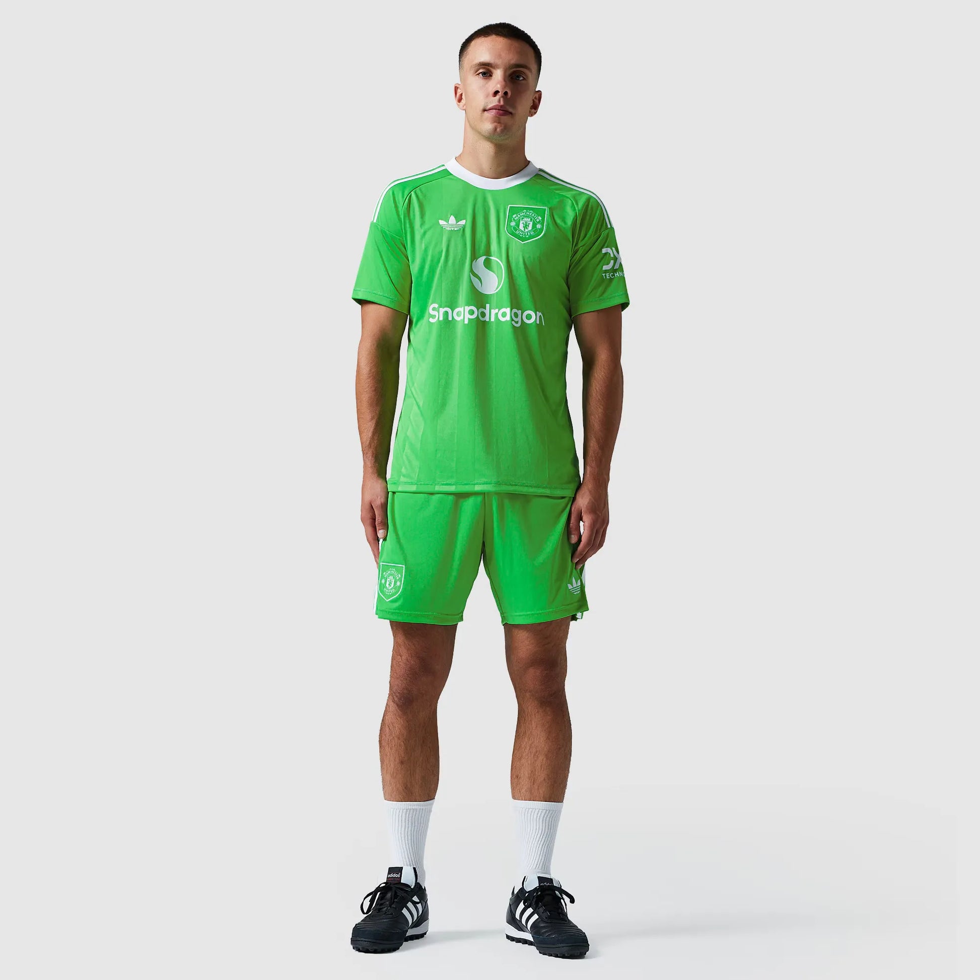 Shorts adidas Manchester United 2025/26 III Goleiro — imagem 3