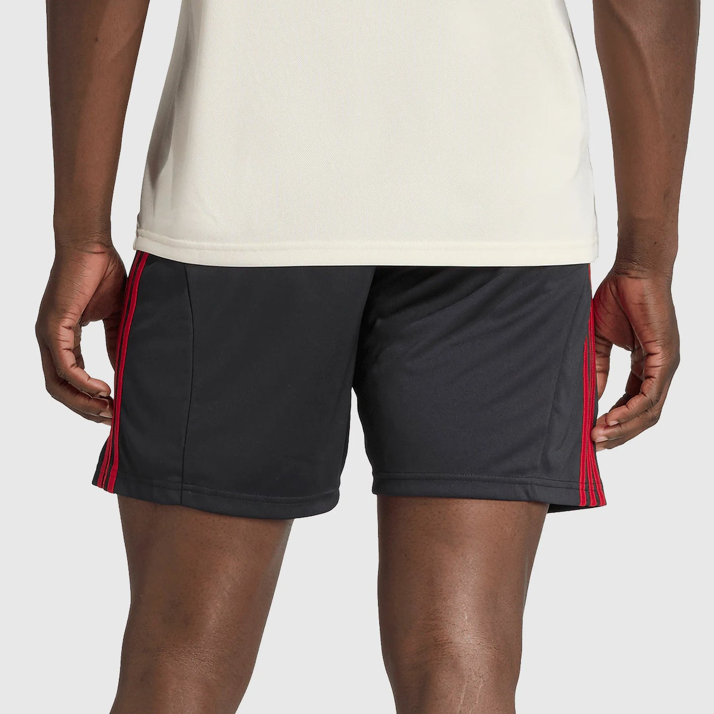 Shorts Adidas Liverpool 2025/26 II — imagem 4